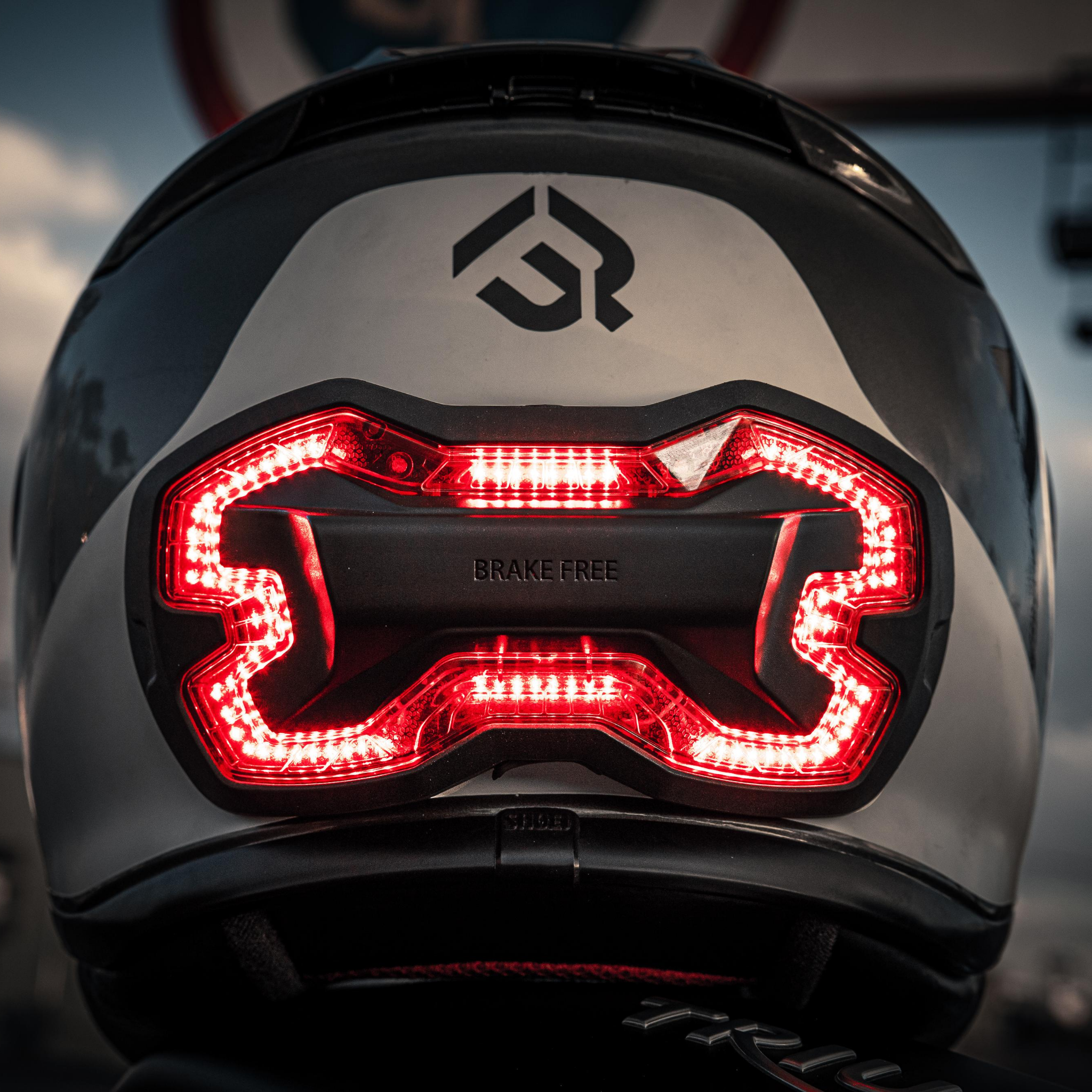 Brake Free 黒 - スマートヘルメットブレーキライト | Brake Free 日本